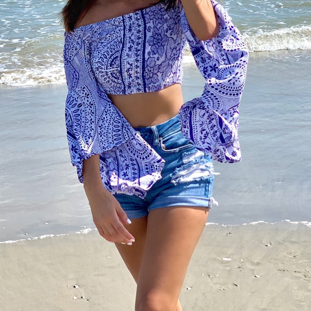 Long sleeve crop top